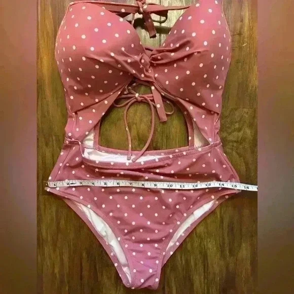 Shade and Shores Pink and White Polka Dot Swimsuit 🩱 - Picture 4 of 7